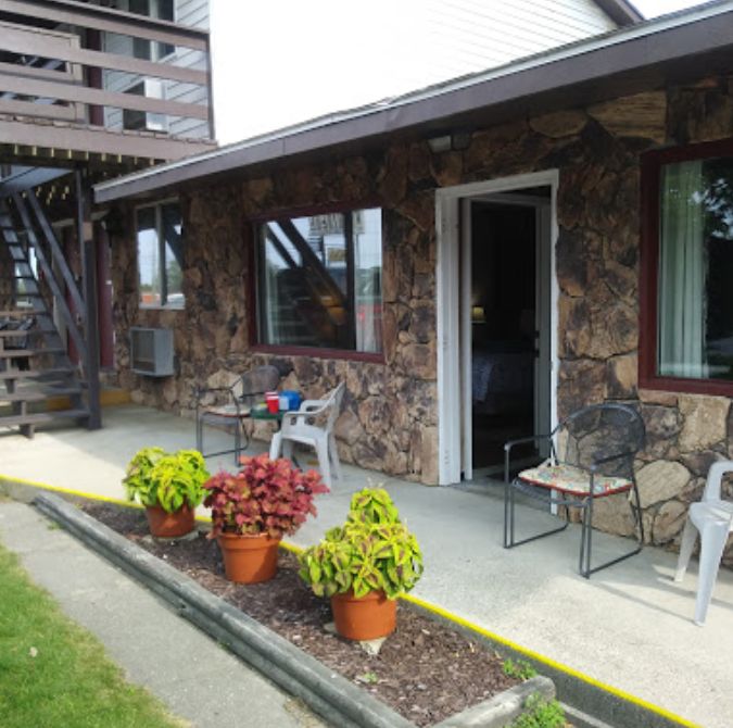 Nova Motel (Larsens Tourist Court) - From Website (newer photo)